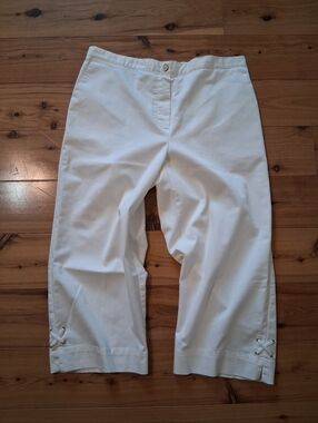 Alfred Dunner White Cropped Pants Size 12